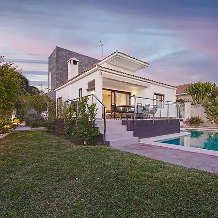 Villa Modern Close To Costabella