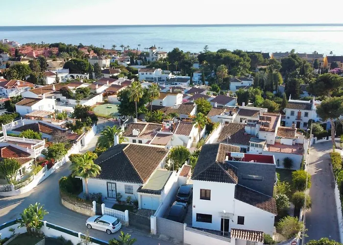빌라 Modern Close To Costabella