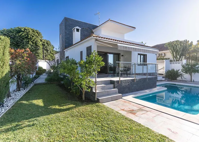 Modern Close To Costabella Βίλα Μαρμπέλλα