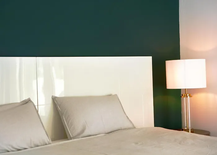 Modern Close To Costabella Βίλα Μαρμπέλλα
