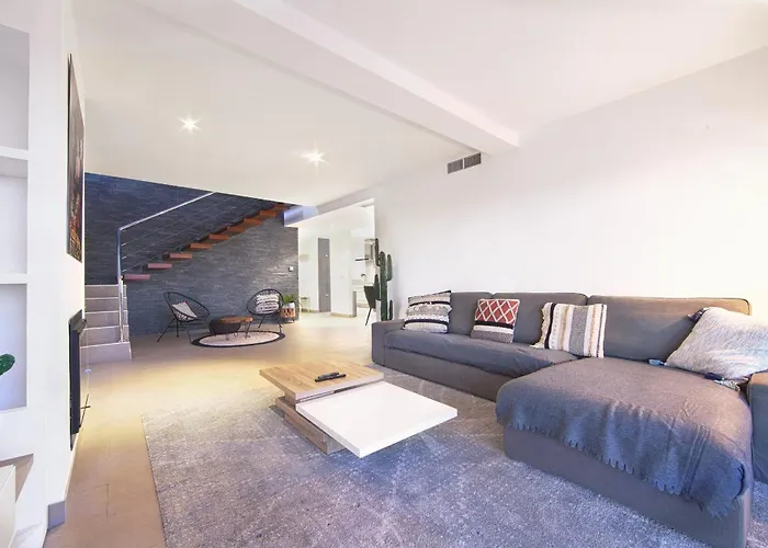 Modern Close To Costabella Βίλα